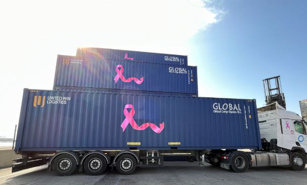 GCS tiñe de rosa sus camiones y contenedores en apoyo al mes de la concienciación sobre el cáncer de mama.